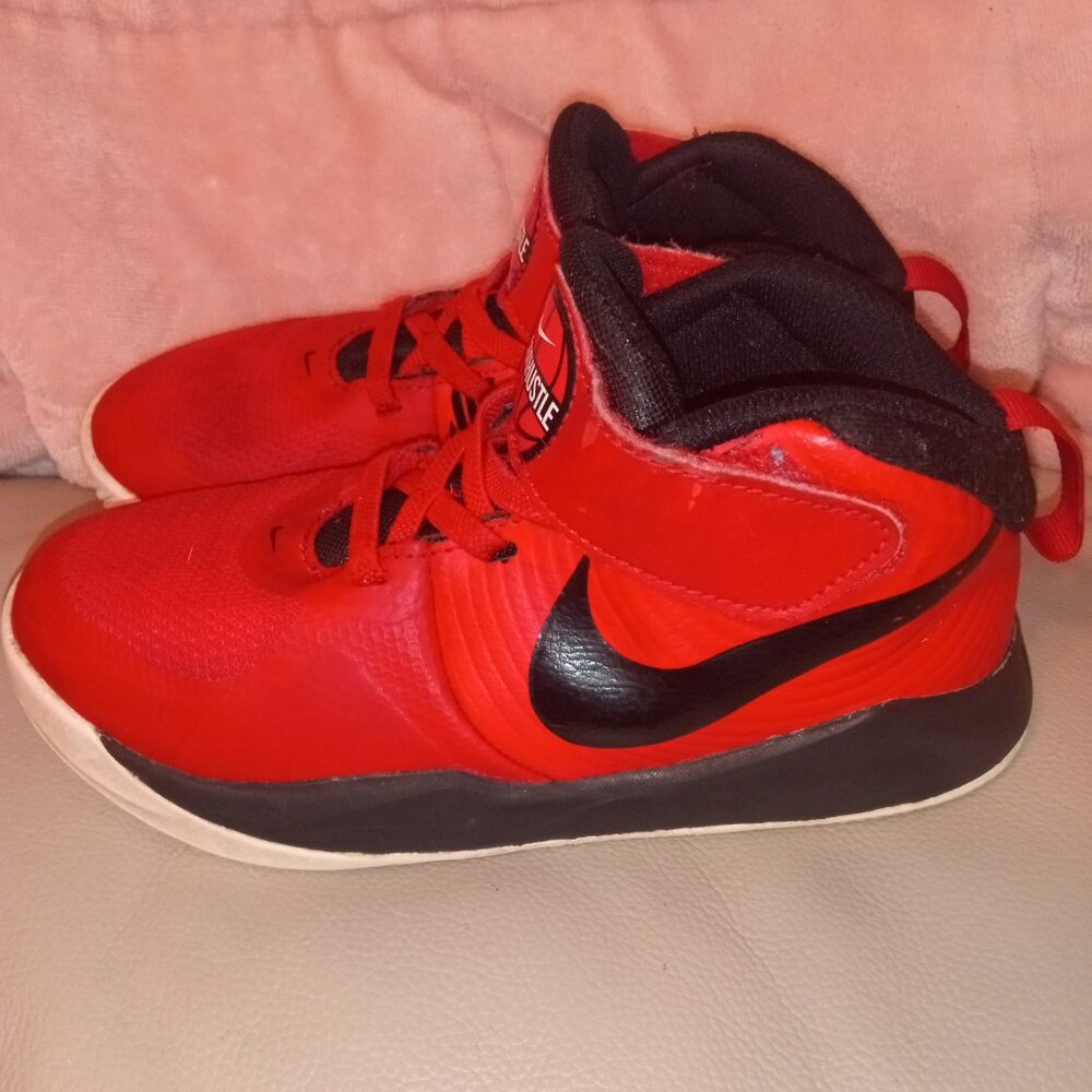 Nike Team Hustle